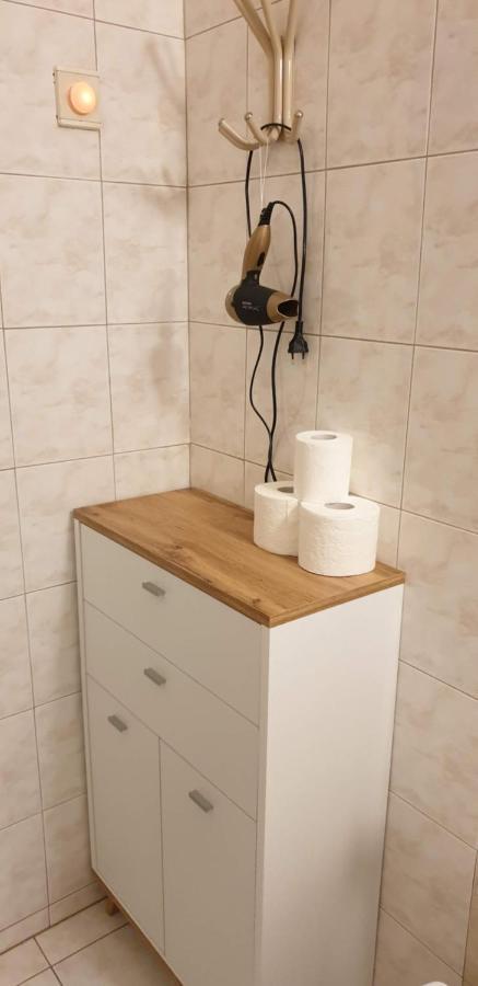 Central Apartman Salgótarján Bagian luar foto