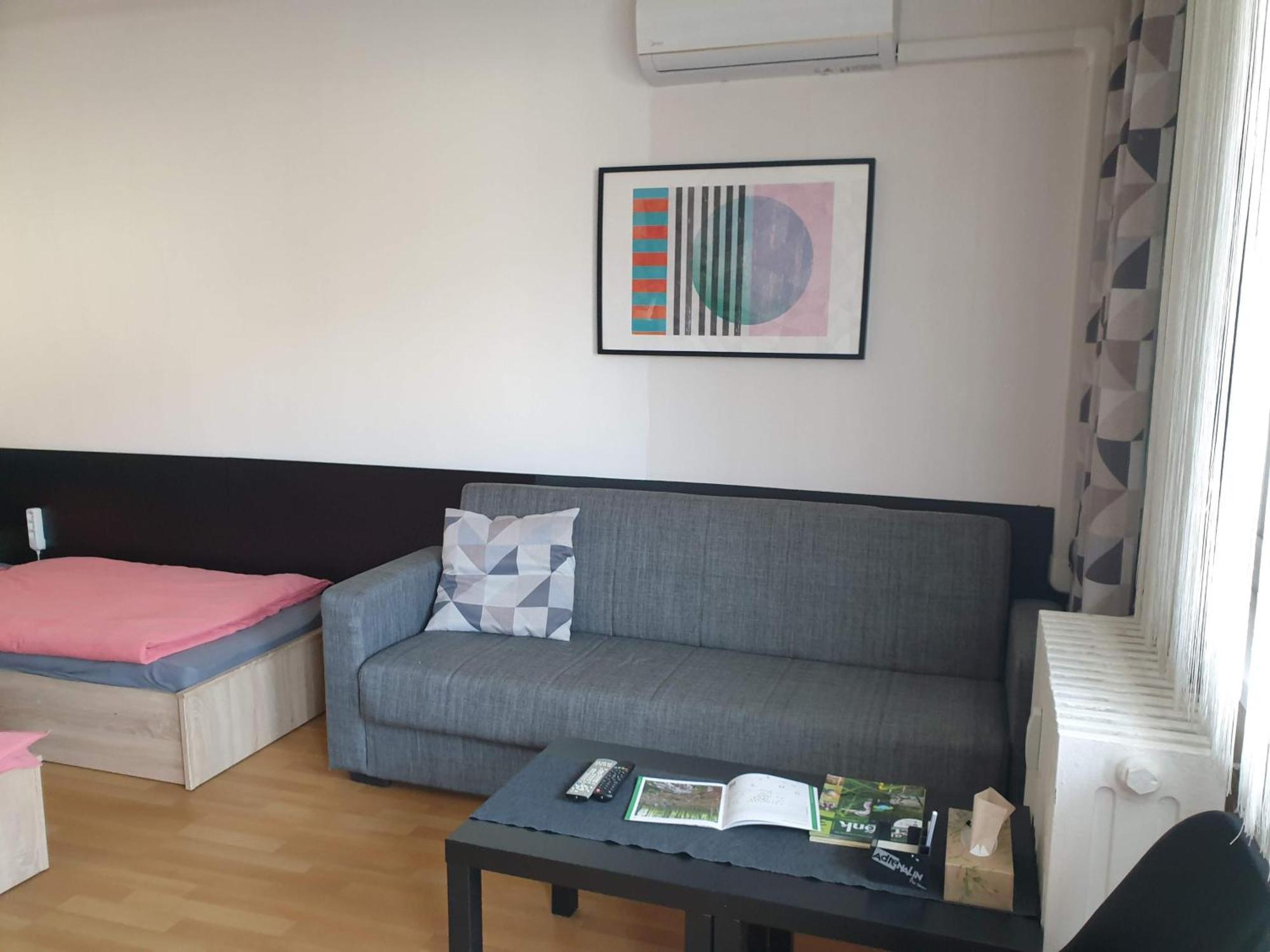 Central Apartman Salgótarján Bagian luar foto