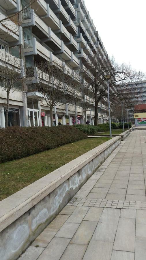 Central Apartman Salgótarján Bagian luar foto