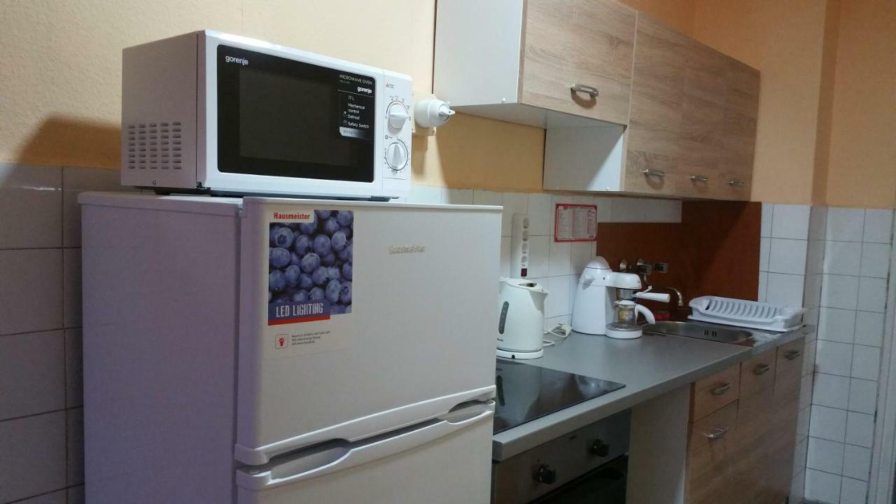 Central Apartman Salgótarján Bagian luar foto