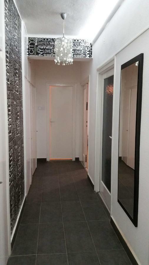 Central Apartman Salgótarján Bagian luar foto